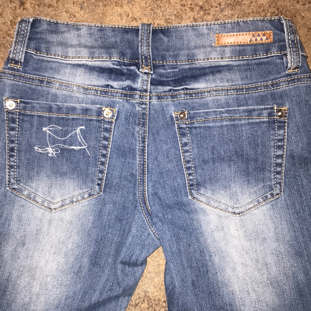 Dollhouse Ripped Jeans - Picture 3 of 4